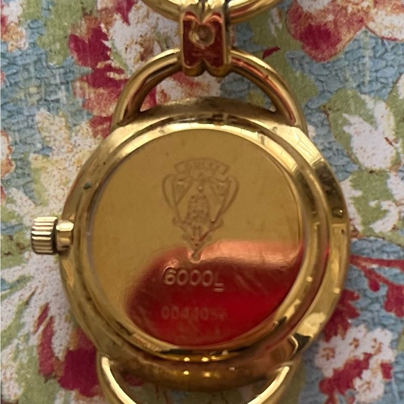 Gucci Black and Gold Watch 6000L read description! - Picture 7 of 9